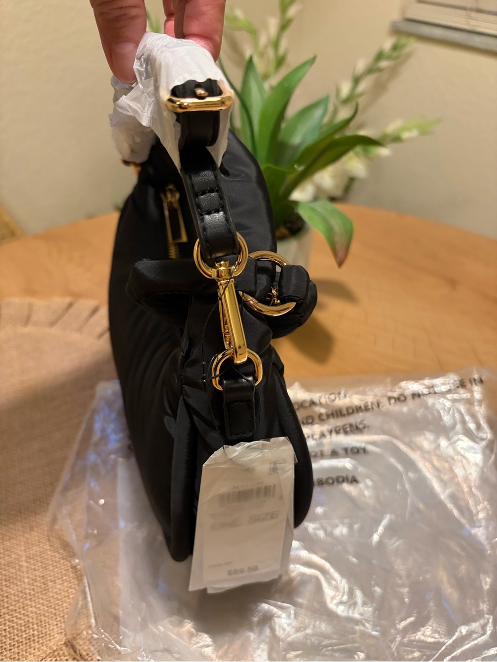 ON 34th Black Puffer nylon Shoulder Bag - Lightweight Quilted - Picture 4 of 7